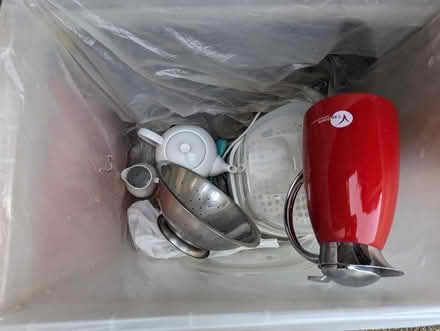 Photo of free Misc kitchen and baby/chn bits (East Dulwich SE22) #1