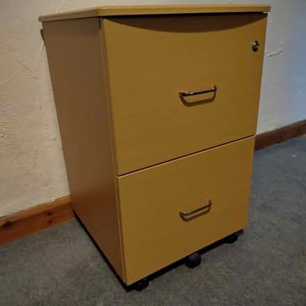 Photo of free A4 filing cabinet - 2 drawers (Kendal LA9) #2
