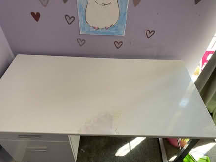 Photo of free white desk (Horsham RH13) #2