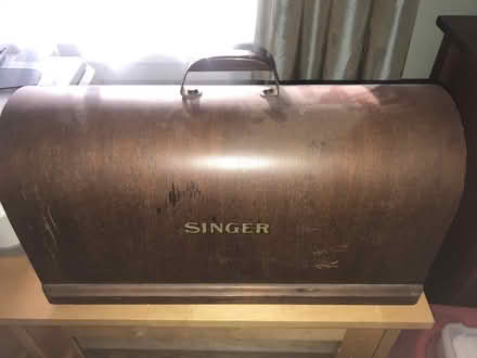 Photo of free Singer vintage sewing machine (Bedford MA near town center) #2