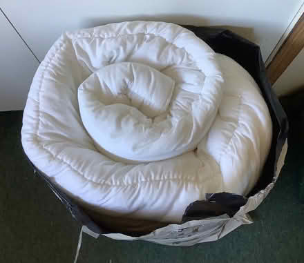 Photo of free Double Duvet (HAILSHAM, north east. BN27) #1