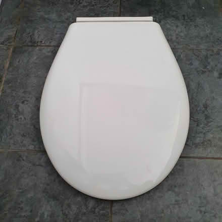 Photo of free Toilet seat (Chingford E4) #2