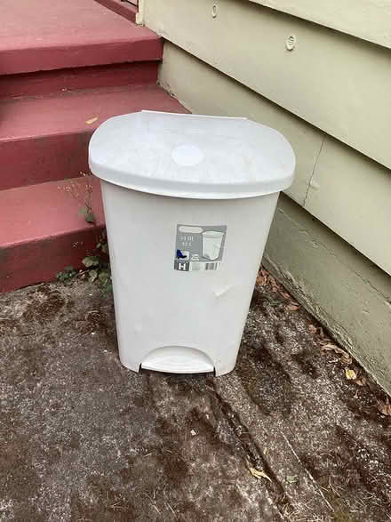 Photo of free 33-gallon waste basket (NE Portland, Concordia) #1