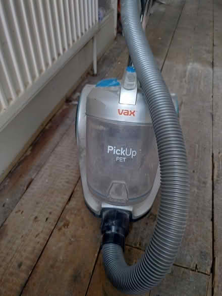 Photo of free Vax hoover for spares or repairs (L17 7) #2