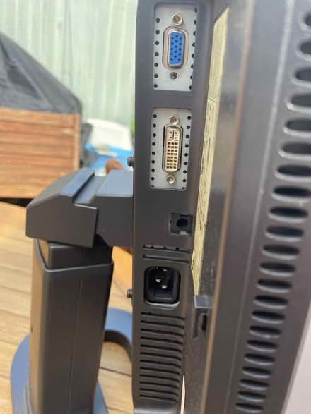 Photo of free LCD monitors x2 (North Town SL6) #3