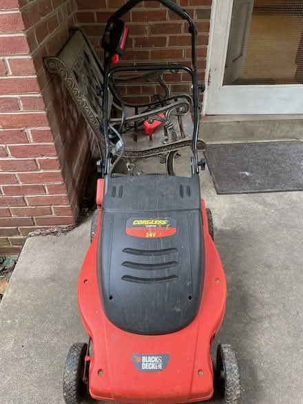 Photo of free Electric Lawnmower - non charging (Upper NW DC/Tenley vicinity) #1