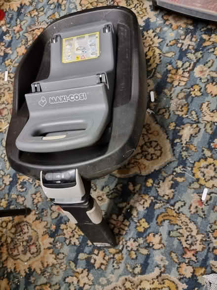 Photo of free Maxi-Cosi Car seat (Romford RM2) #3