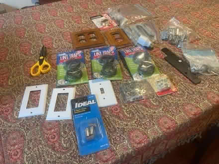 Photo of free box of things (D St. and 6th St. NE) #1