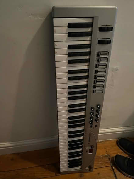 Photo of free Midi keyboard (Levenshulme M19) #1
