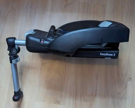 Photo of free Maxi cosi easybase 2 (Enfield) #2