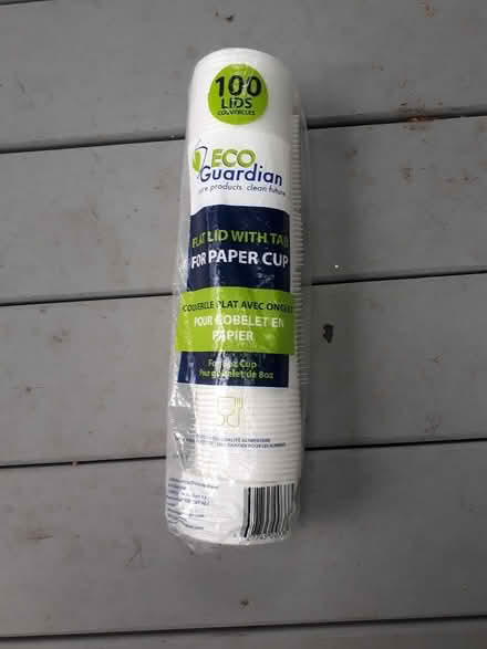 Photo of free Flat lids with tab for paper cups (Gatineau J8X2Z4) #1