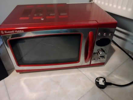 Photo of free Red microwave (W10 - Ladbroke Grove) #2