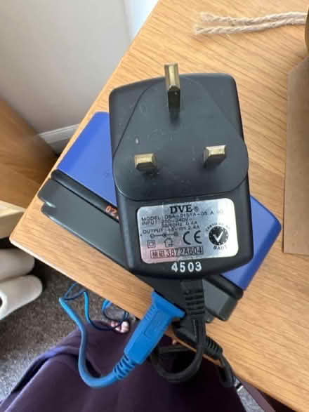 Photo of free Powered USB 2.0 4 port hub (Harley Shute TN38) #4
