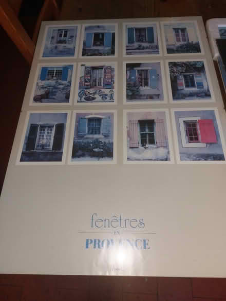 Photo of free Clip frames for posters (Hale Village L24.) #3