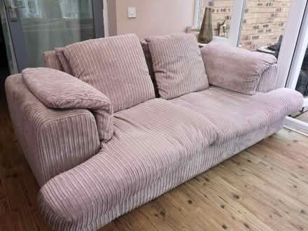 Photo of free Settee (Hatch Warren RG22) #3