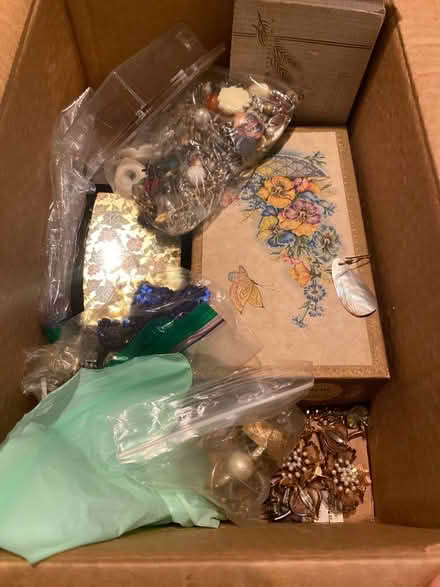 Photo of free Junk jewelry and greeting cards (Bushwick) #1