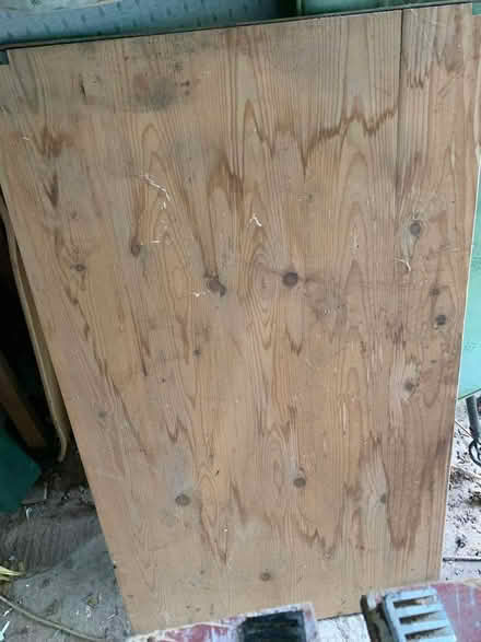 Photo of free Wooden shelf (Wheathampstead AL4) #1