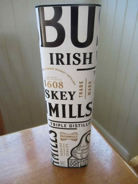 Photo of free Bushmills presentation box (Woodford E18) #2