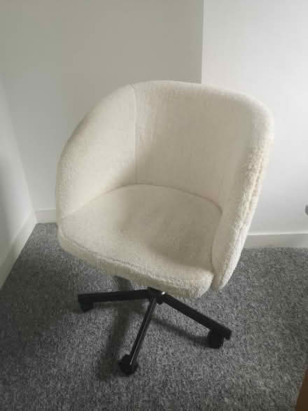 Photo of free Fluffy Cream Desk Chair (Brighton, BN2) #1