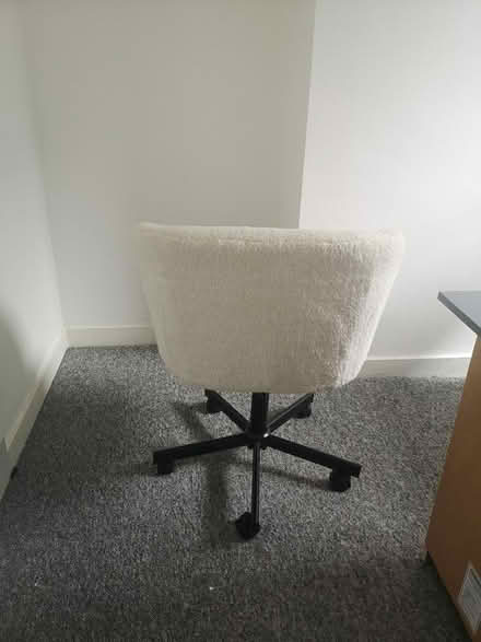 Photo of free Fluffy Cream Desk Chair (Brighton, BN2) #2
