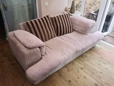 Photo of free Settee (Hatch Warren RG22) #1