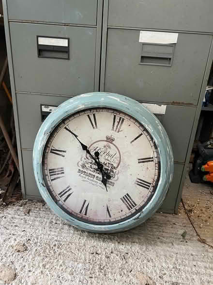 Photo of free Large wall clock (Queensbury NW9) #2