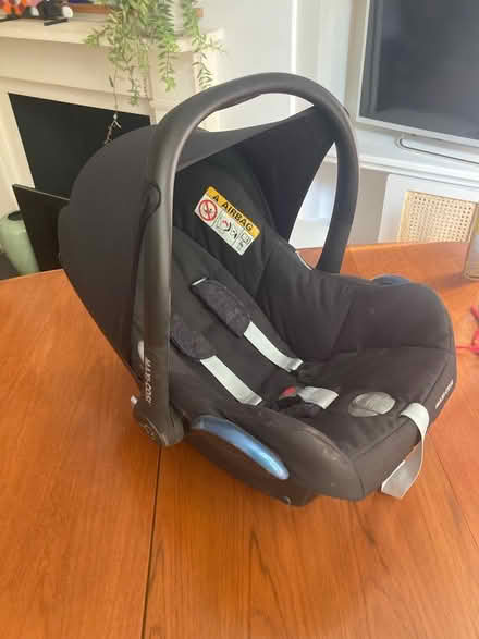 Photo of free Maxi Cosi Pebble & EasyBase 2 (Primrose Hill, NW3) #1