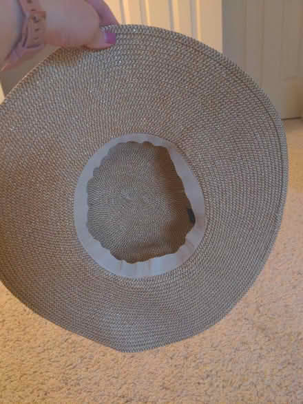 Photo of free Sun/Beach hat (Fairfax (22032)) #2