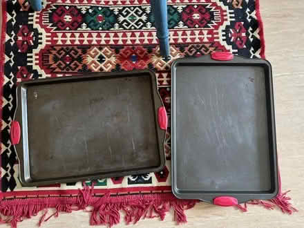 Photo of free X2 oven trays (Thornton Heath CR0) #1