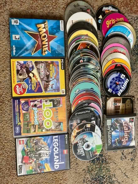 Photo of free CDs DVDs Games (RG8 Pangbourne) #1