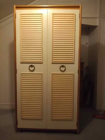 Photo of free wardrobe (Southborough TN4) #1