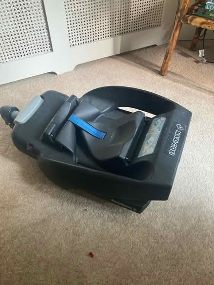 Photo of free Maxi Cosi Pebble & EasyBase 2 (Primrose Hill, NW3) #3