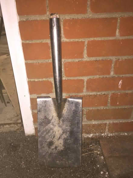Photo of free Spade in need of new handle (Diss) #1