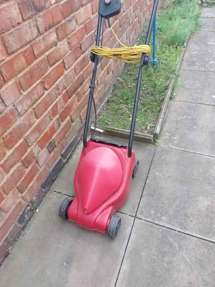 Photo of free Electric mower (Nuneaton CV11) #2