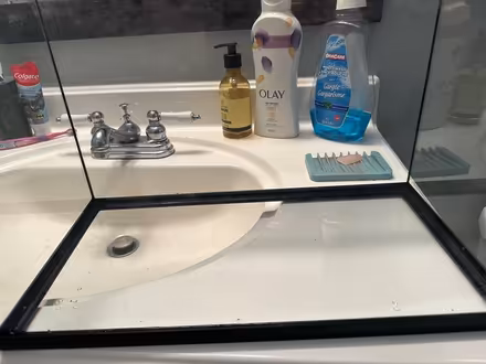 Photo of free 5 gallon aquarium (Markham and Lawrence) #1