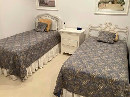 Photo of free Twin Beds (2) (Carpentersville, west of river) #1