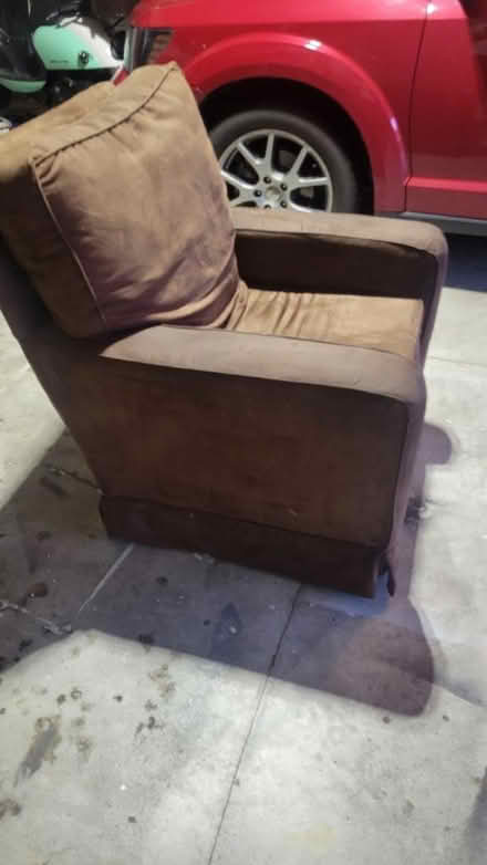Photo of free Glider chair for baby or kids room (Lake St Louis) #2