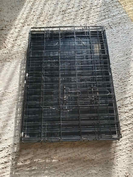 Photo of free Medium size dog crate (Chesham HP5) #1