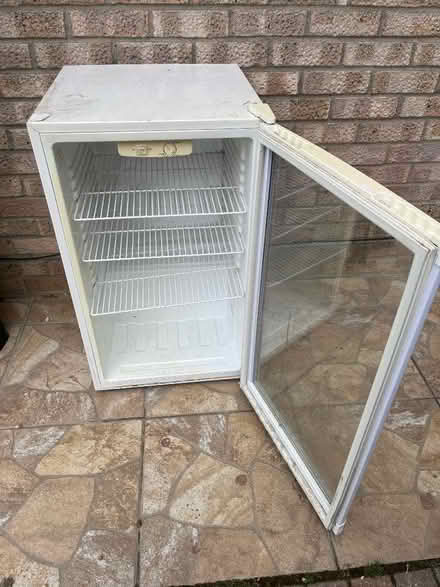 Photo of free Very Old working Drinks Fridge. (Saham Toney IP25) #2