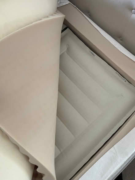 Photo of free Queen-Sized Sleep Number ILE Bed (Downtown Issaquah) #1