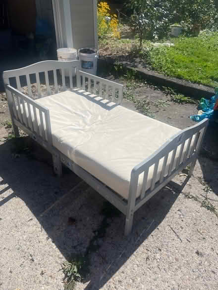 Photo of free Toddler bed (East Lansing) #1