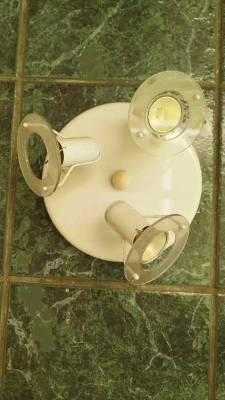 Photo of free 3 spotlights (Eastbourne BN22) #2