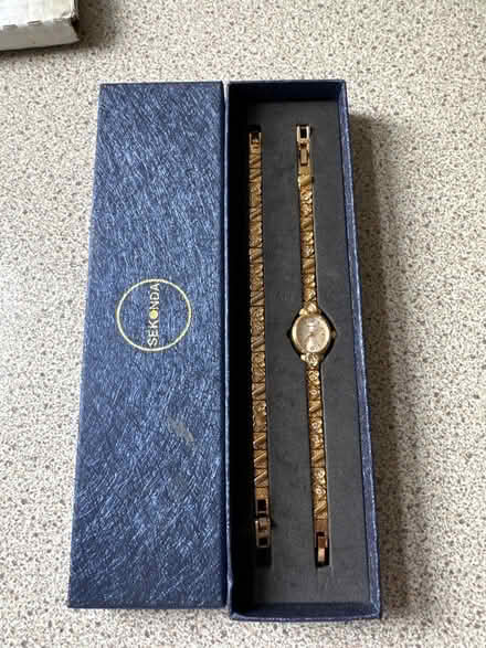 Photo of free Ladies, watch and bracelet (Dunstable) #1