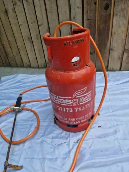 Photo of free Multi-Purpose Propane Torch & Cylinder: From Roofing to BBQ (Holmer Green HP15) #3