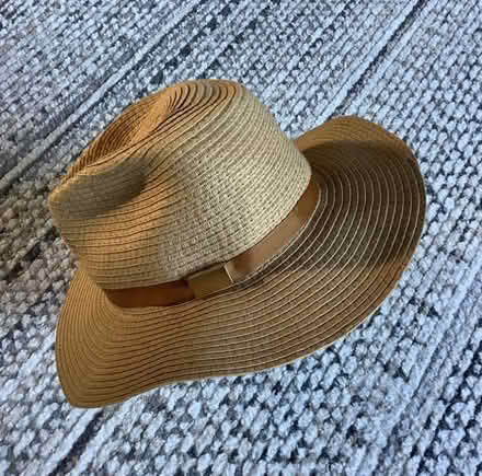 Photo of free New - ladies straw hat (Oakridge RG21) #1