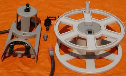 Photo of free hose reel, Suncast, wall mount (Viewmount/Merivale area) #1