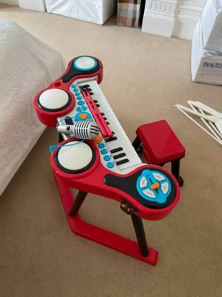 Photo of free Kid electronic piano (Belsize Park NW3) #2