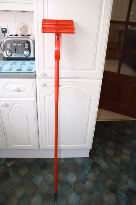 Photo of free Vileda 'magic' flat sponge mop (Corley CV7) #2