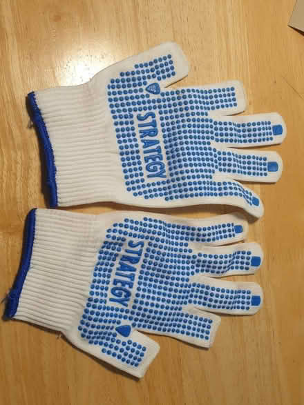 Photo of free Gloves (London E16) #1