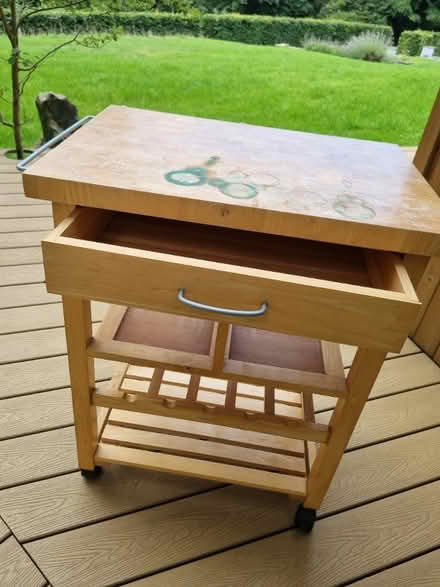Photo of free Small kitchen table (EX33) #1